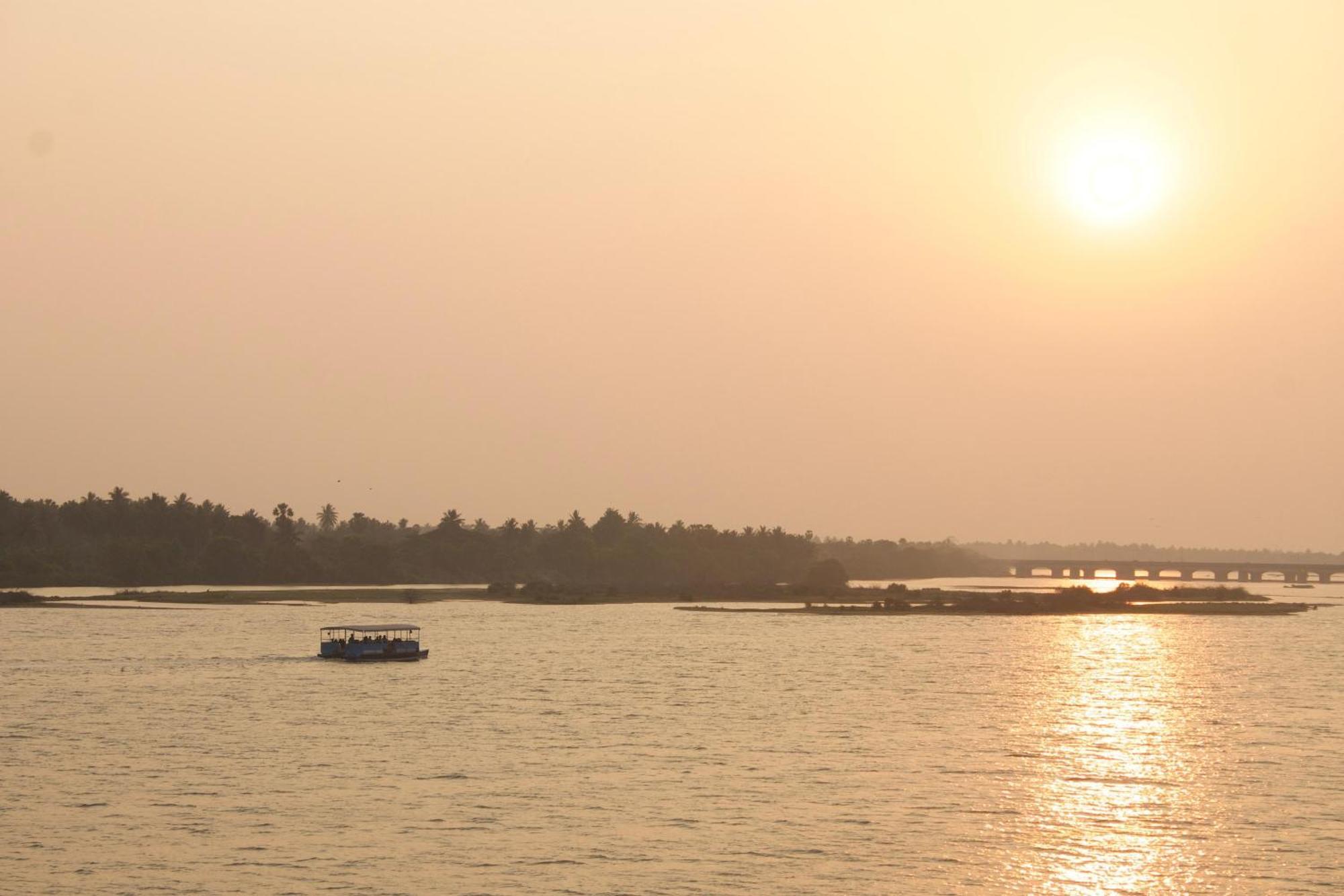 Victoria'S River View Resort Puducherry Exterior foto
